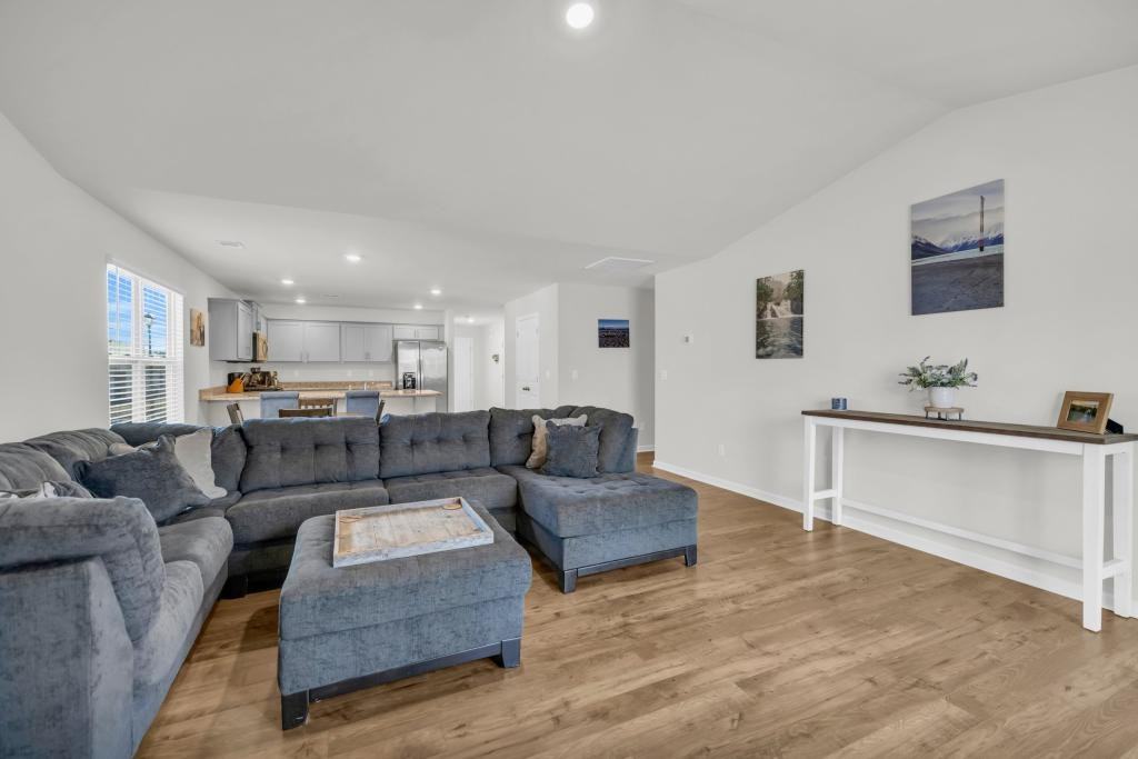 116 Antler Creek Ln - Photo 3 of 28