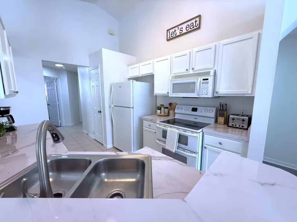 1518 Gulf Vue Dr - Photo 4 of 27