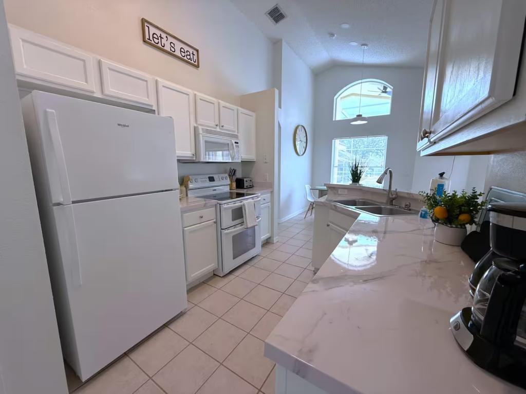 1518 Gulf Vue Dr - Photo 5 of 27