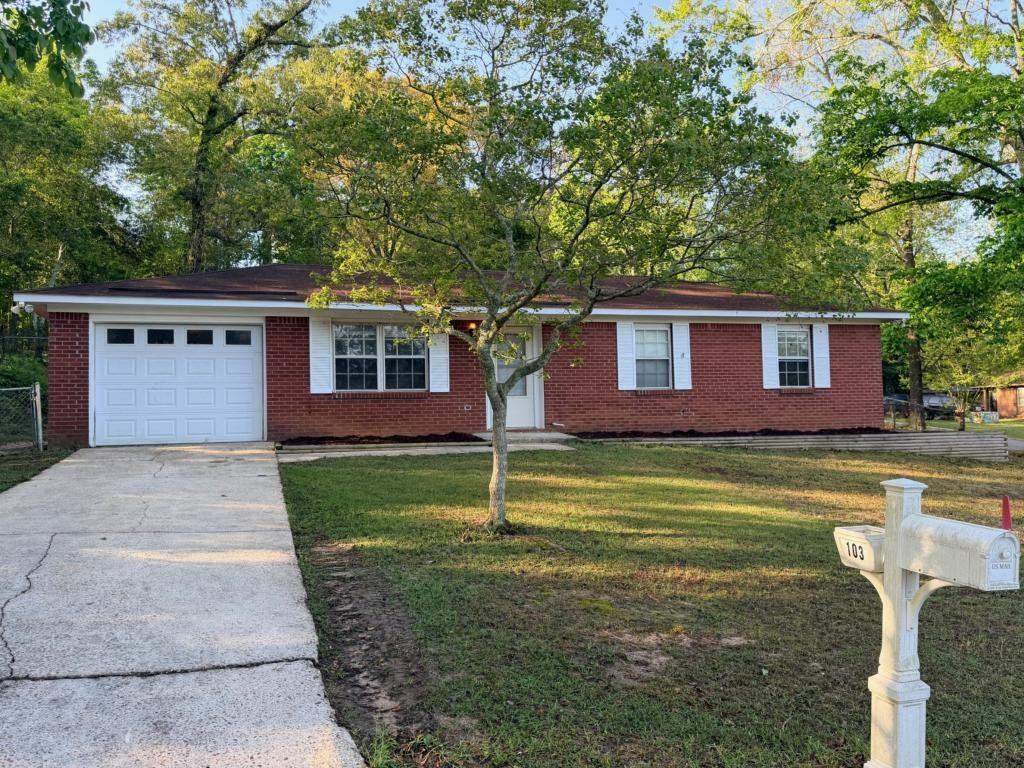 103 Green St - Photo 3 of 3