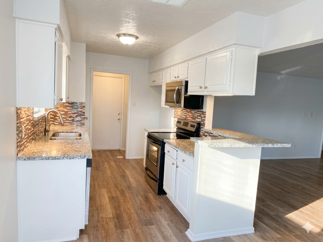 909 Noreda St - Photo 5 of 15