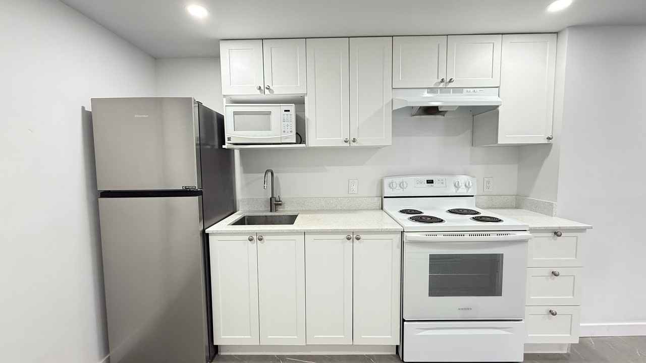 3785 Avenue Saint-Kevin - Photo 3 of 11