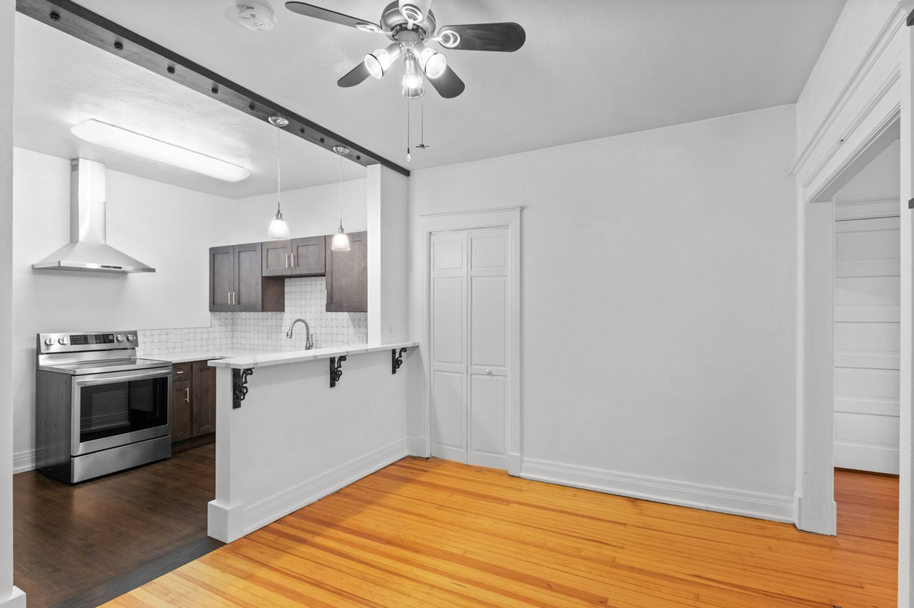 Landmark - Photo 3 of 7