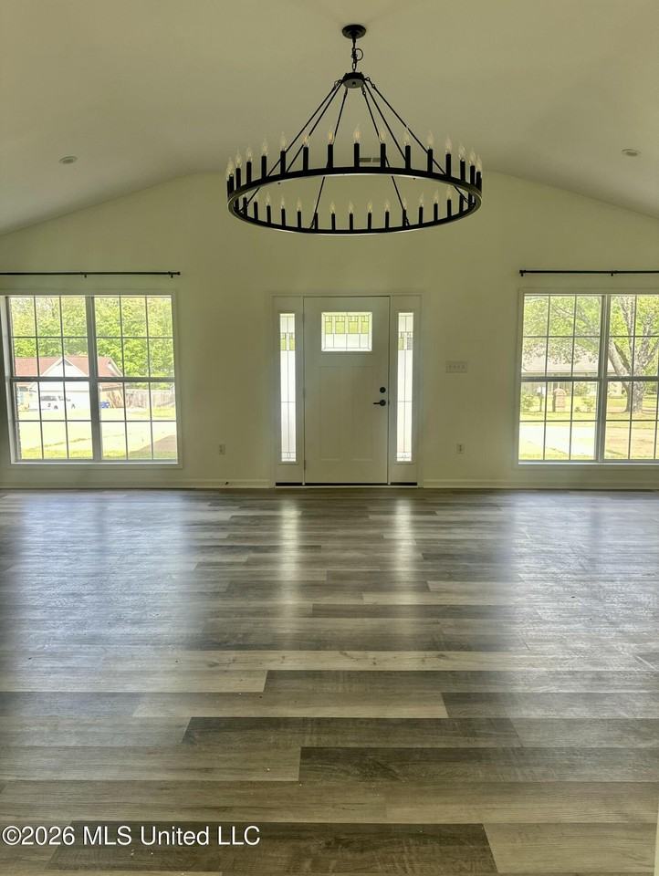 209 Elm Rd - Photo 3 of 18