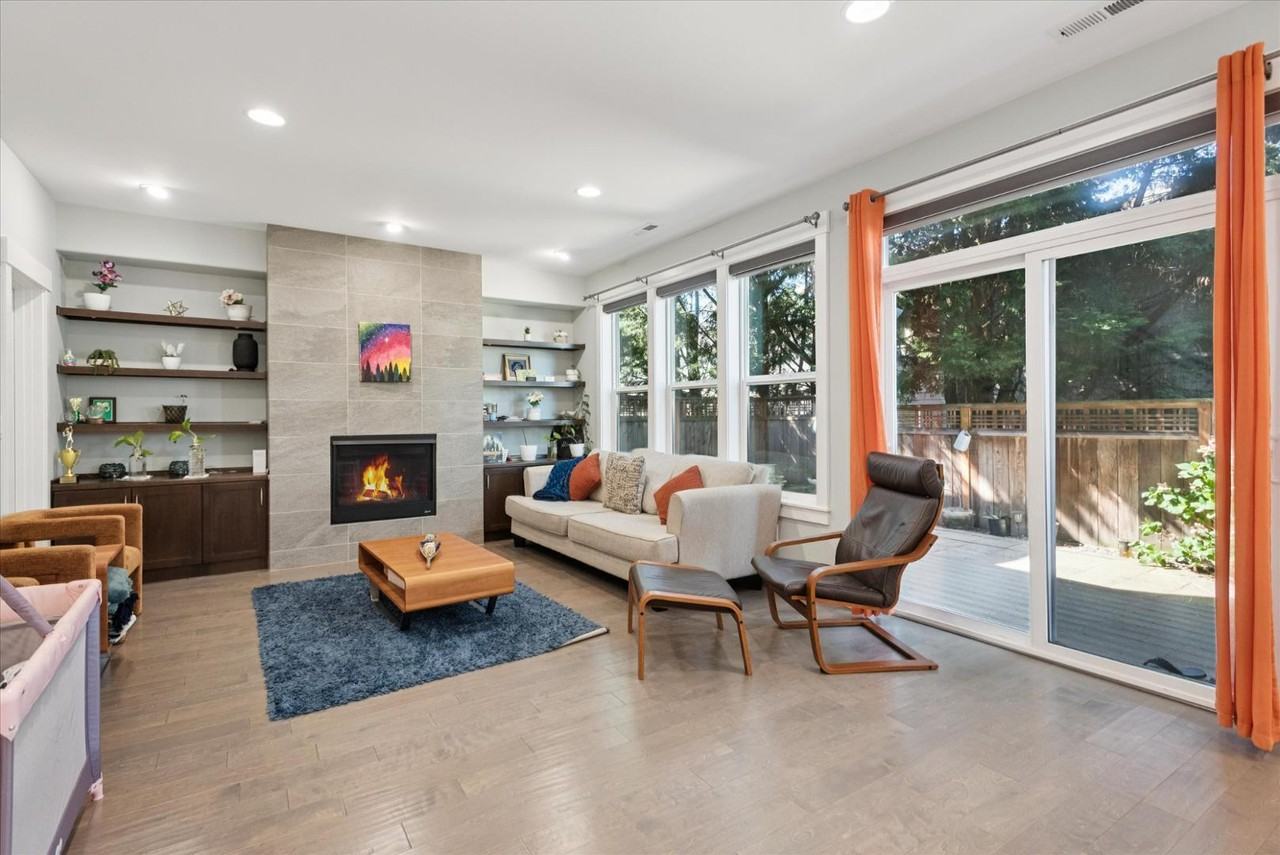 5109 Nw 149th Ter - Photo 5 of 38