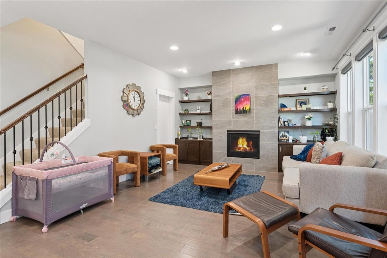 5109 Nw 149th Ter - Photo 6 of 38