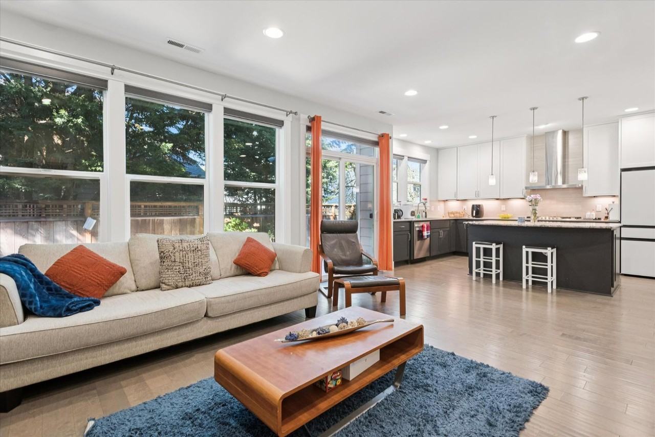 5109 Nw 149th Ter - Photo 7 of 38