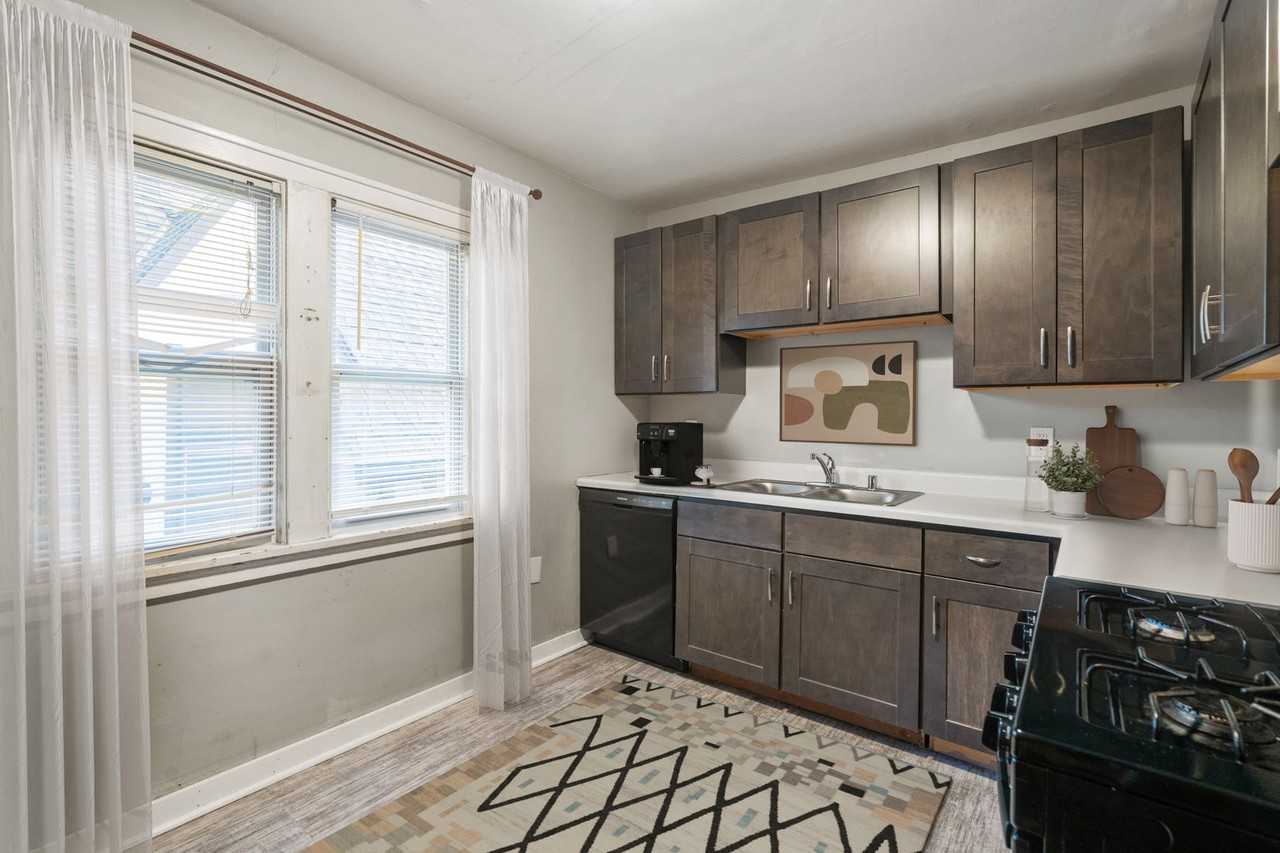 3372 N Downer Ave - Photo 3 of 30