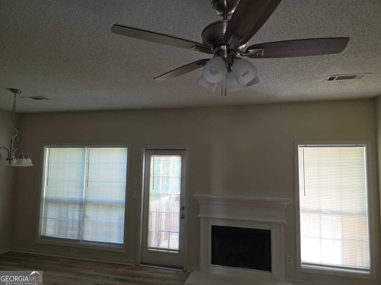 164 Madeline Ct - Photo 3 of 10