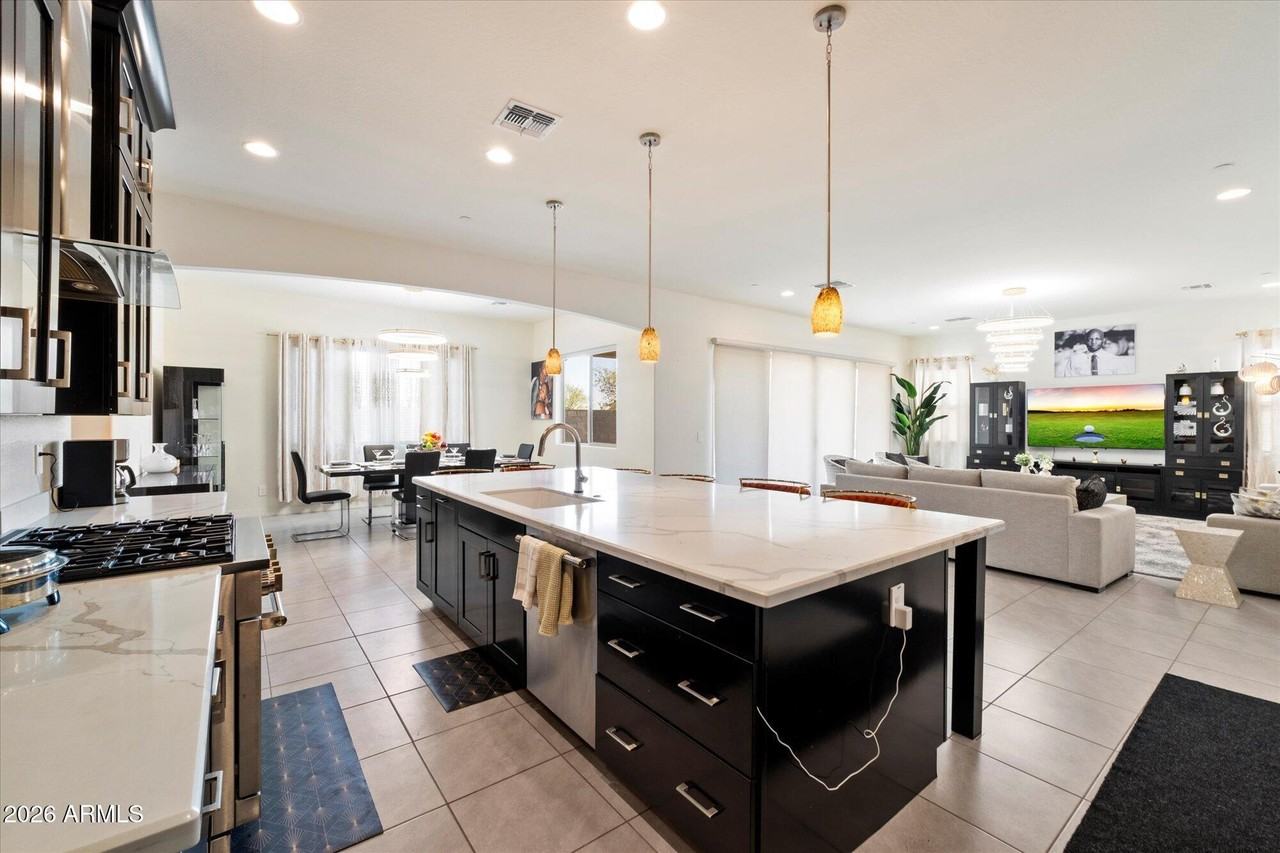 4689 N 183rd Ave - Photo 5 of 35