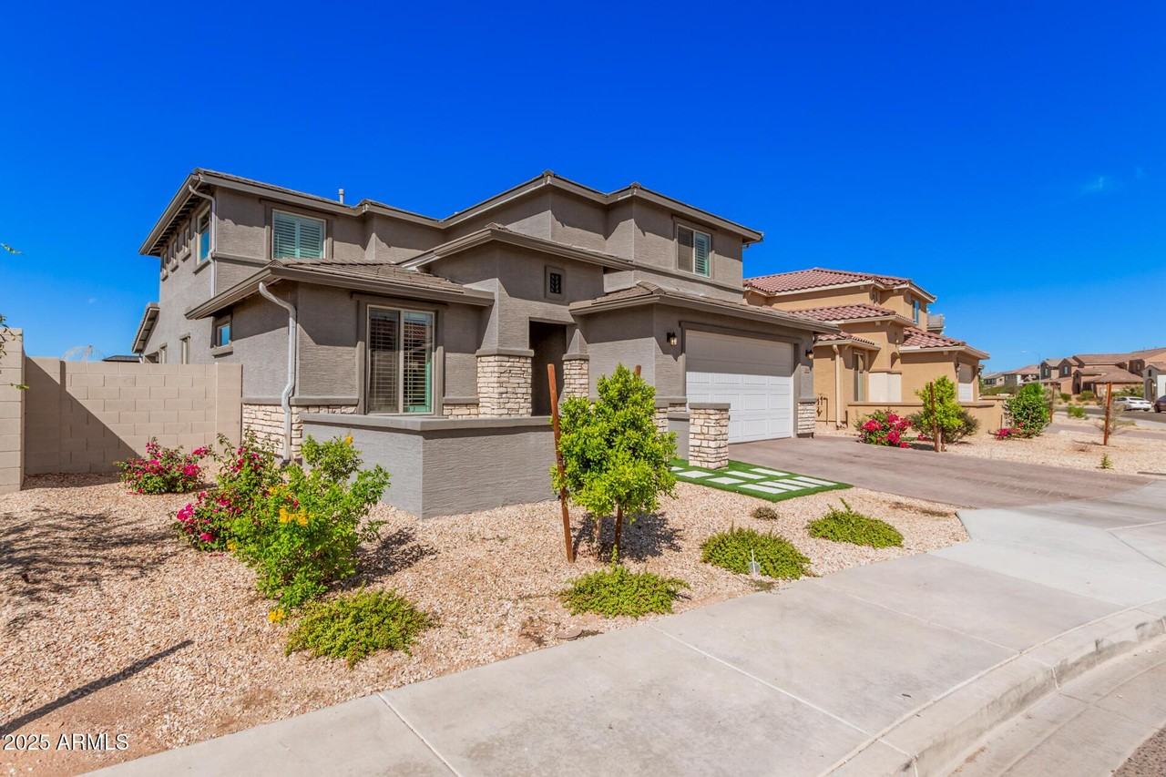 5654 N 88th Ln - Photo 2 of 50