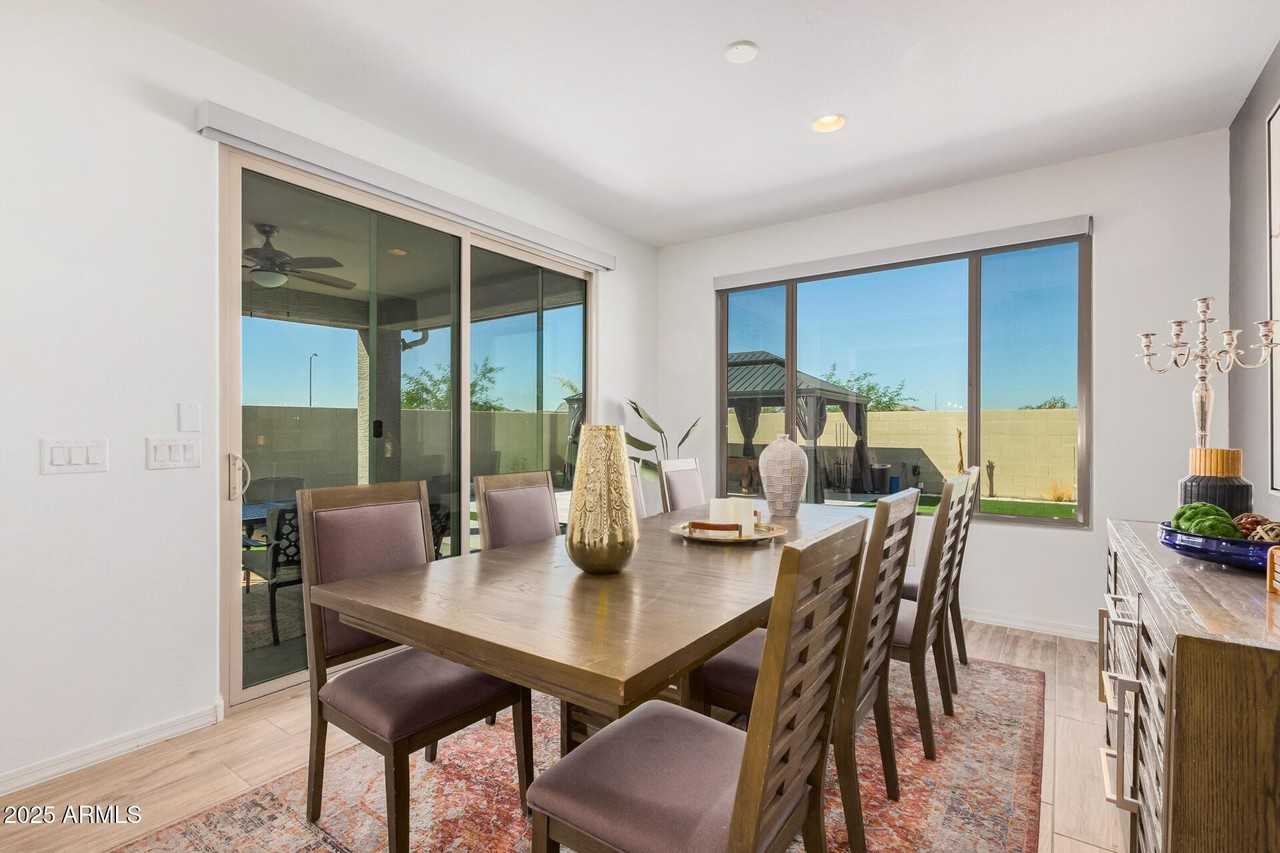 5654 N 88th Ln - Photo 4 of 50