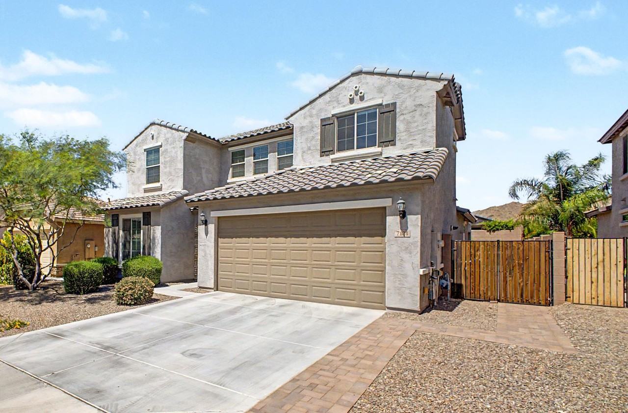 7104 W Spur Dr - Photo 2 of 39