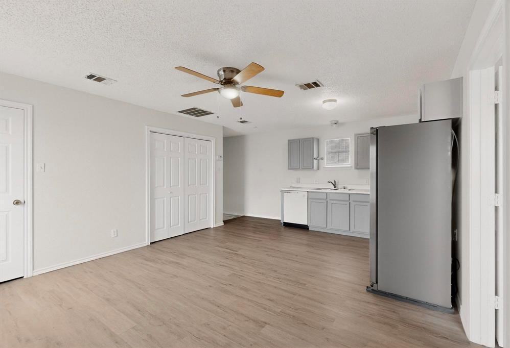 150 Lobo Ln #B - Photo 3 of 29