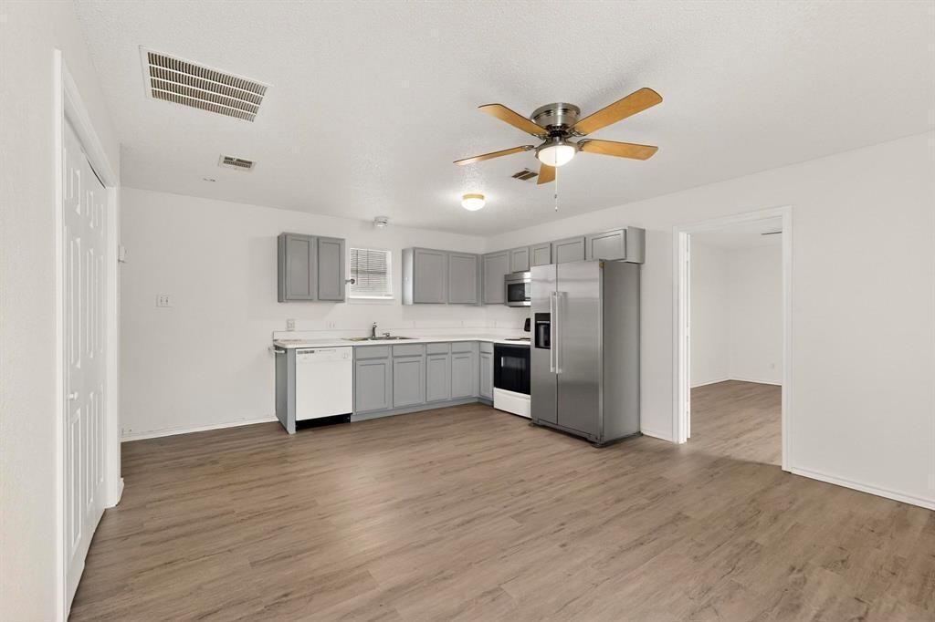 150 Lobo Ln #B - Photo 4 of 29