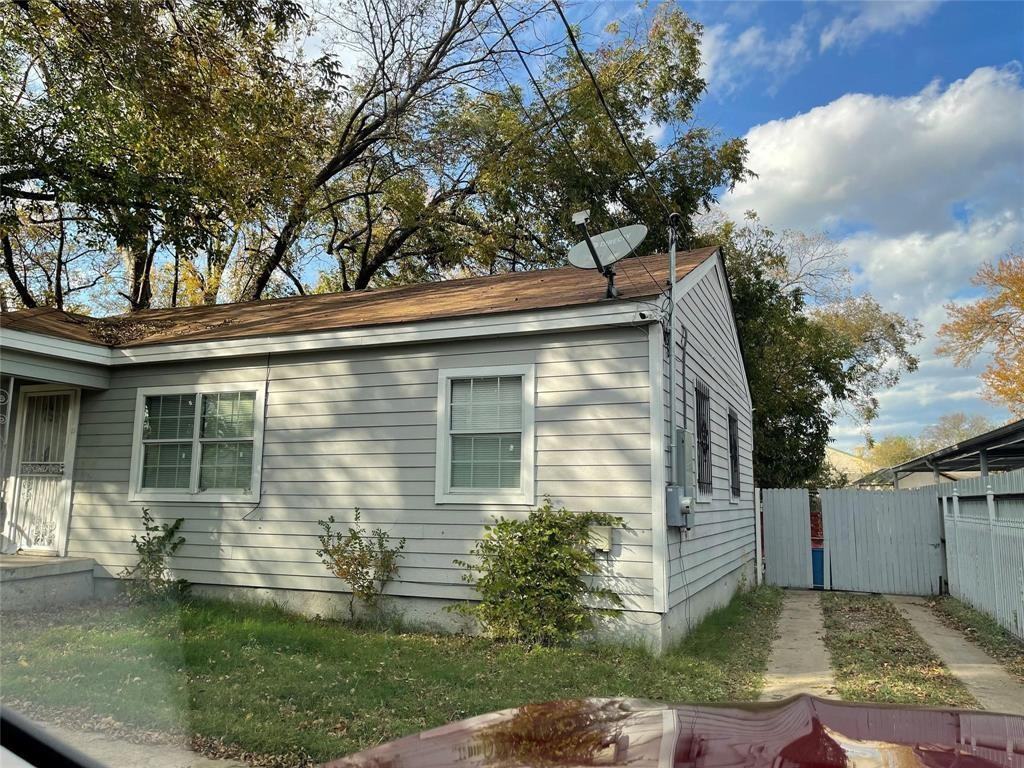 3206 Kellogg Ave