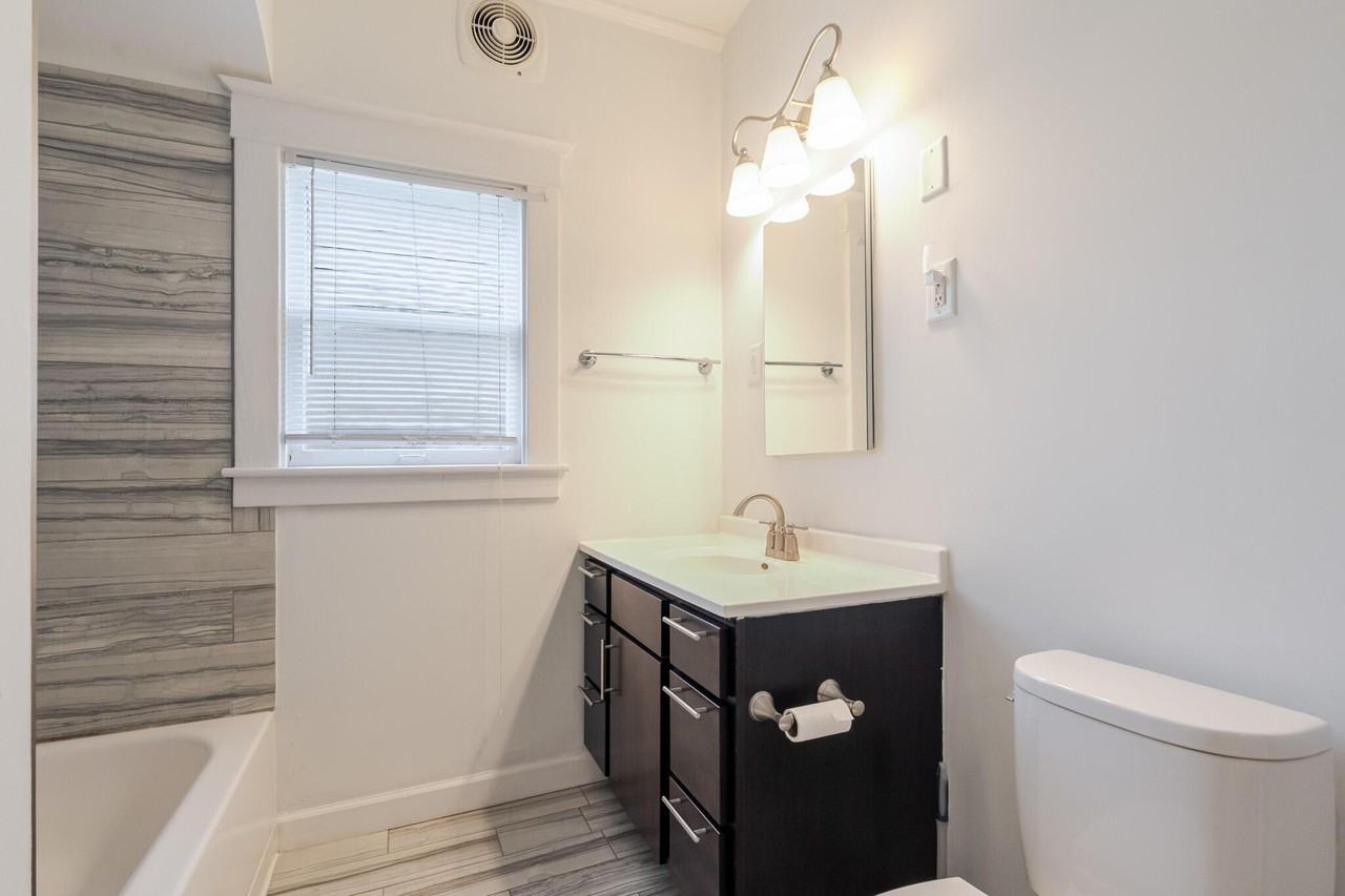 306 Brown St - Photo 7 of 19