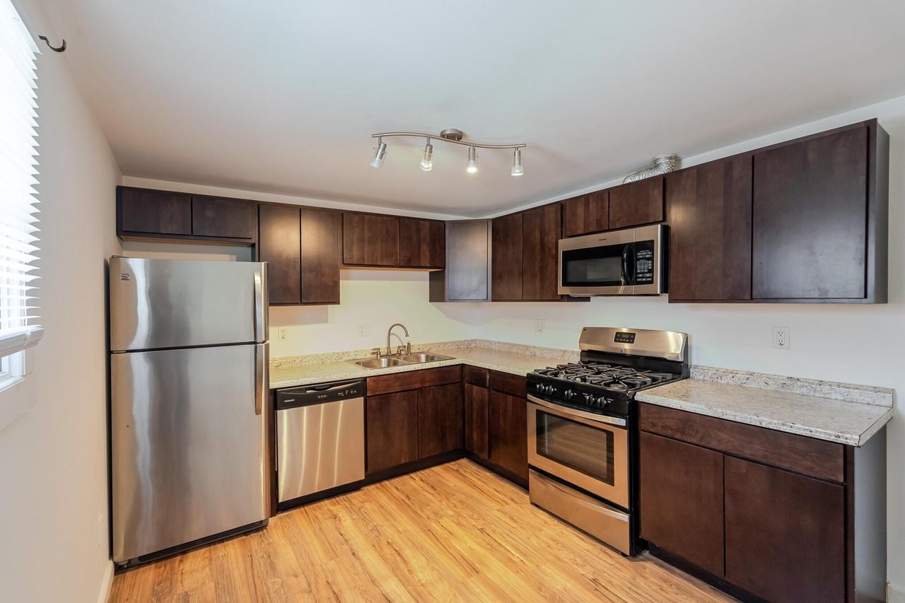 361 Locust St #3 - Photo 5 of 9