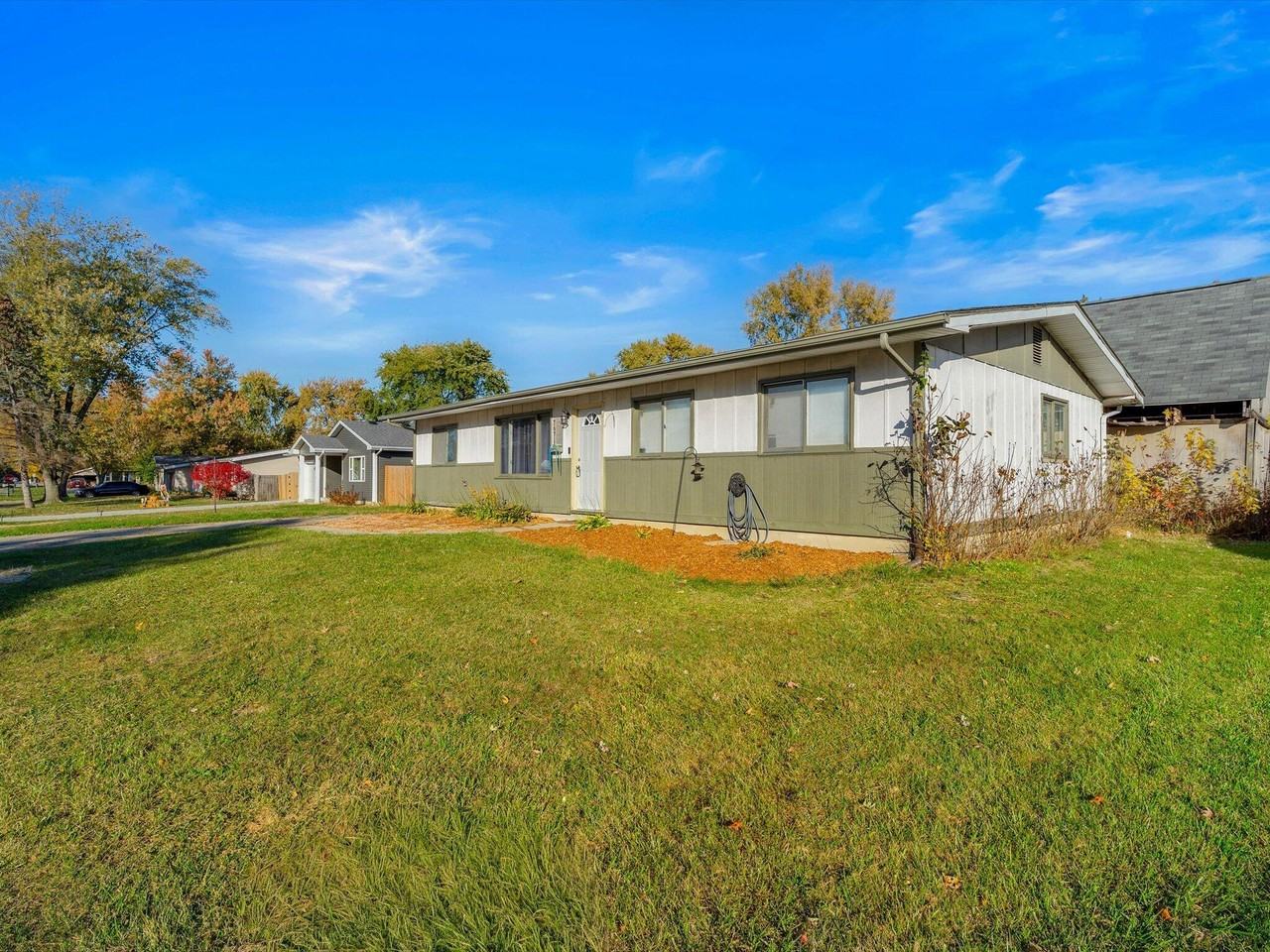 767 Heritage Rd - Photo 2 of 19