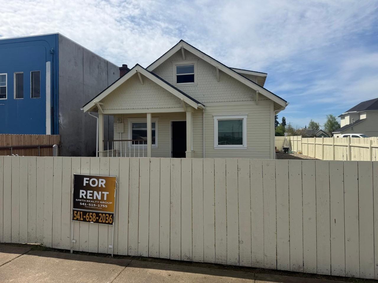 149 S Front St - Photo 3 of 36