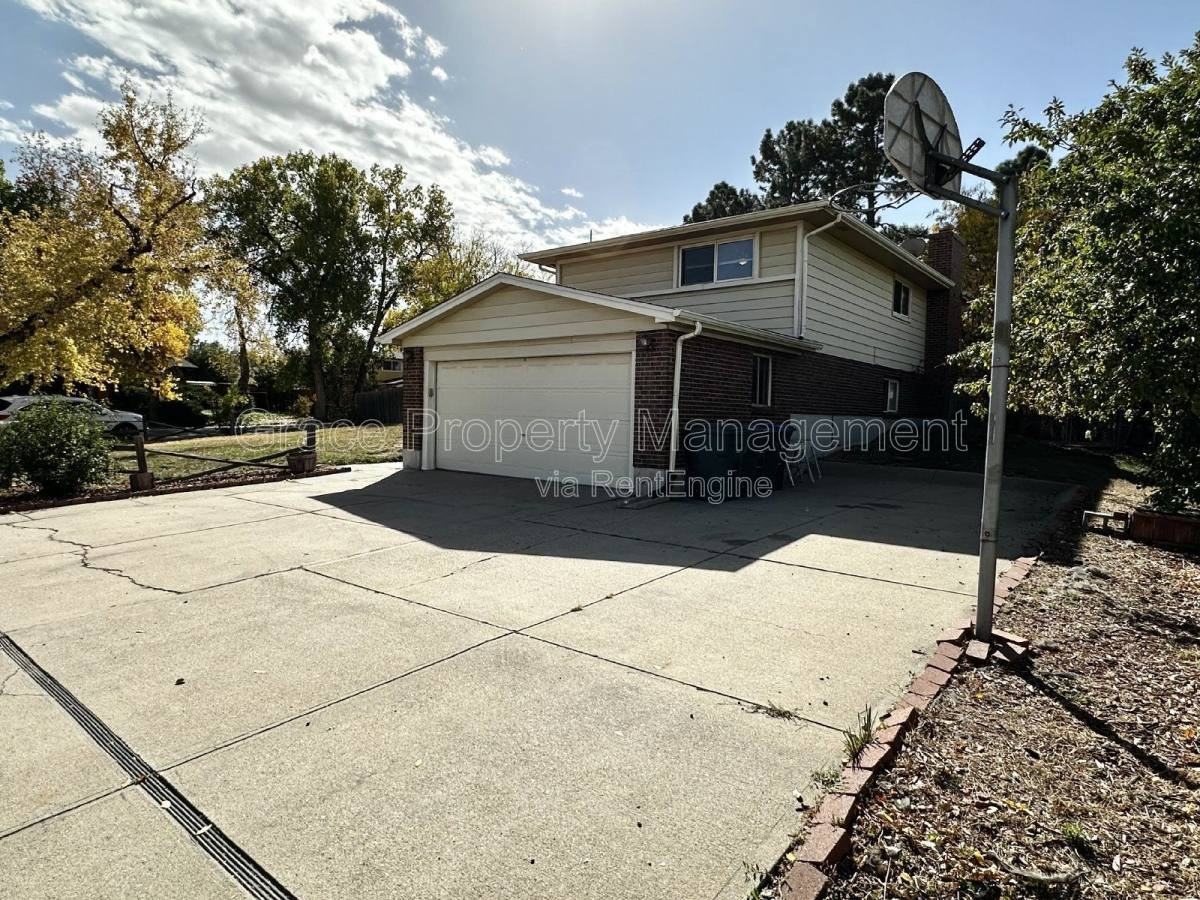 1762 Ura Ln - Photo 3 of 10