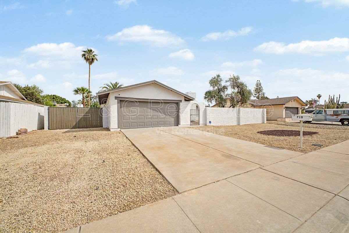 710 E Bell De Mar Dr - Photo 3 of 10