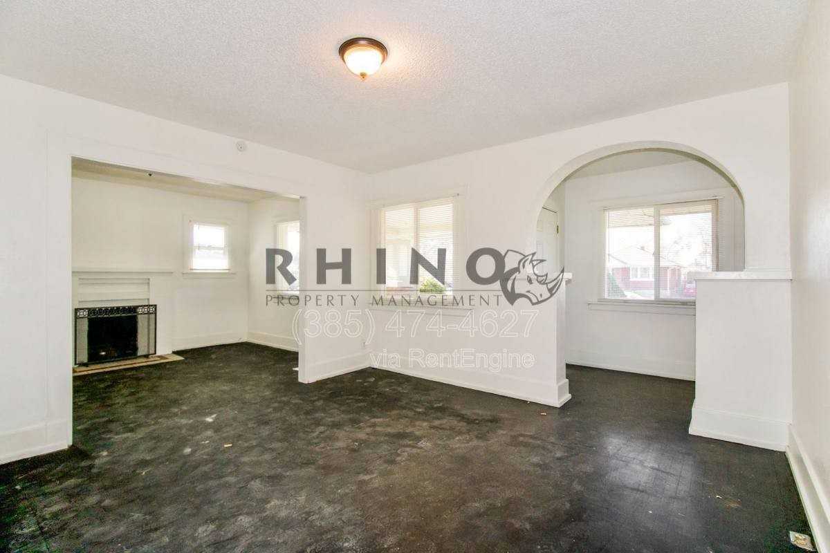3224 Adams Ave - Photo 2 of 10