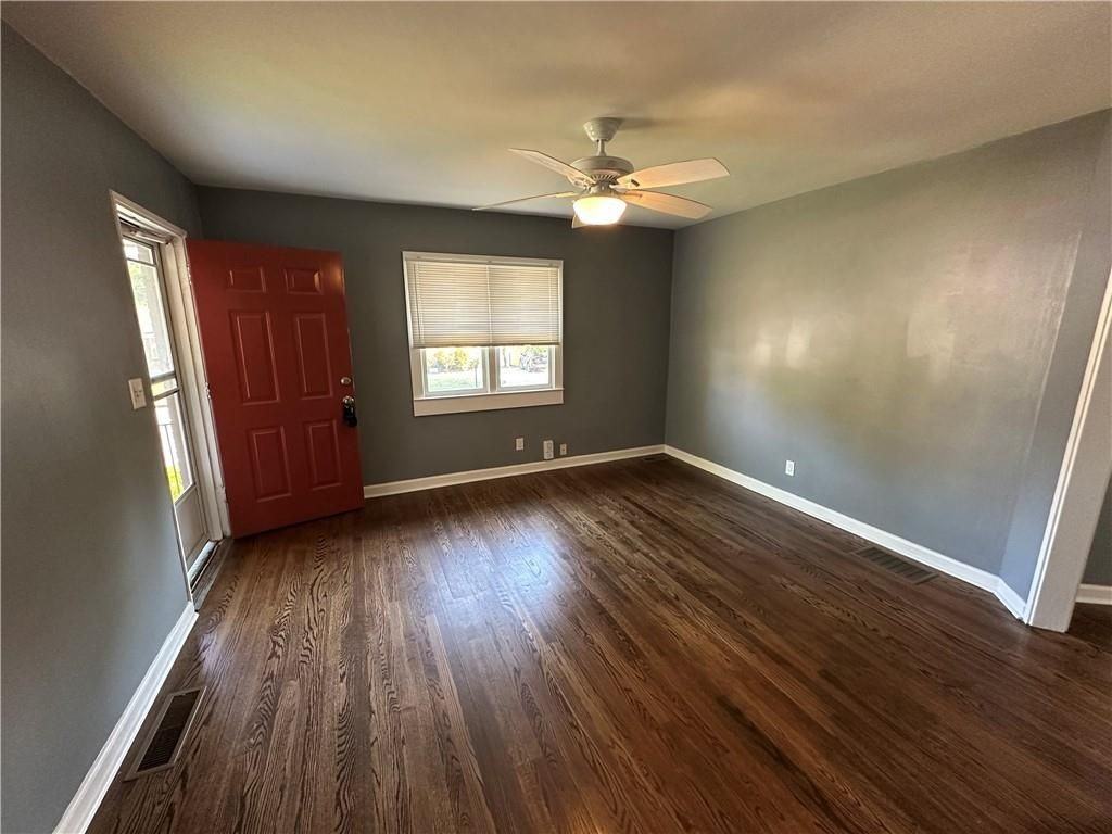 296 Murray Hill Ave Ne - Photo 3 of 16