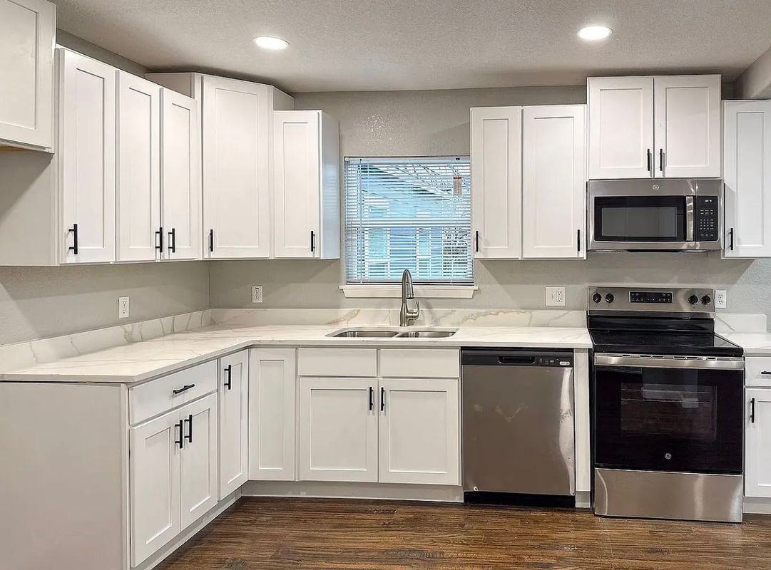 211 Wanda Dr - Photo 3 of 26