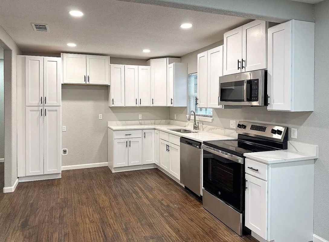 211 Wanda Dr - Photo 4 of 26