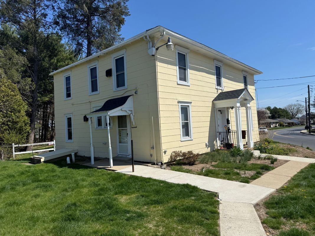 1333 Overlook Rd - Photo 3 of 3