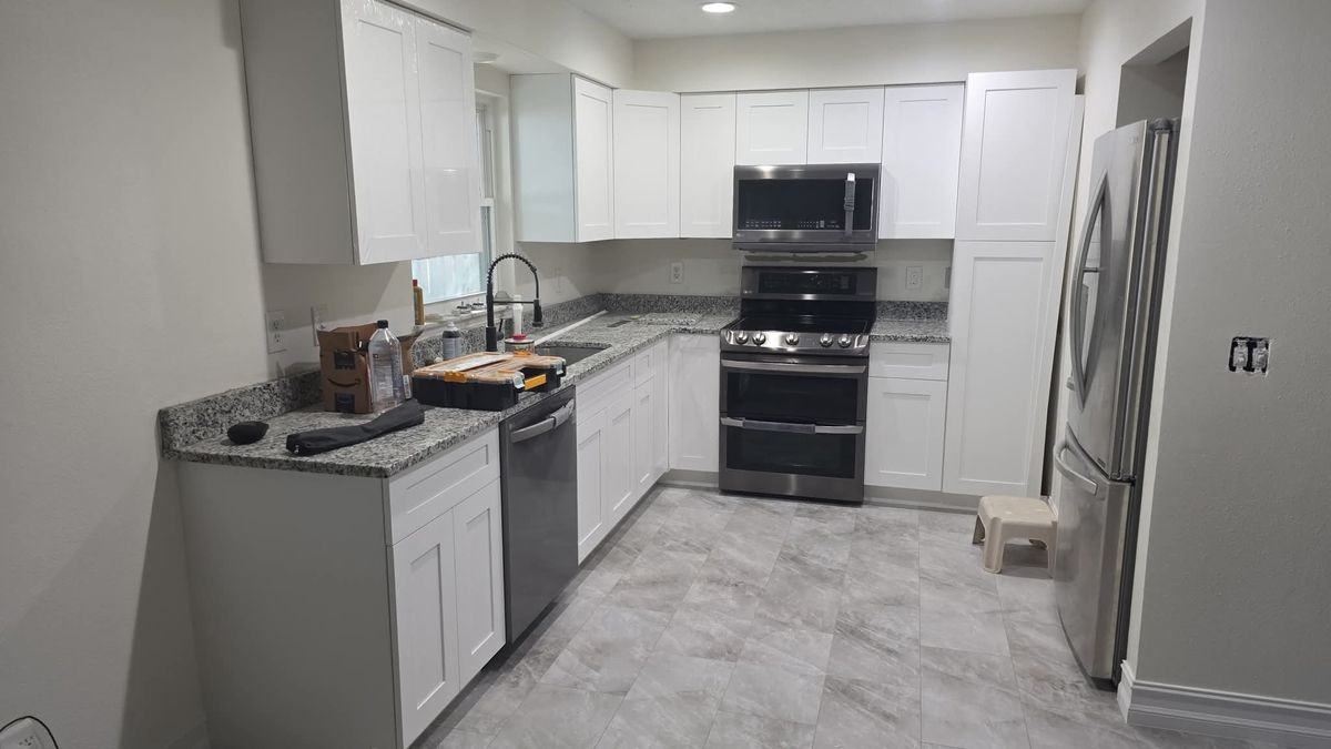 741 Fairhaven St Ne - Photo 2 of 14