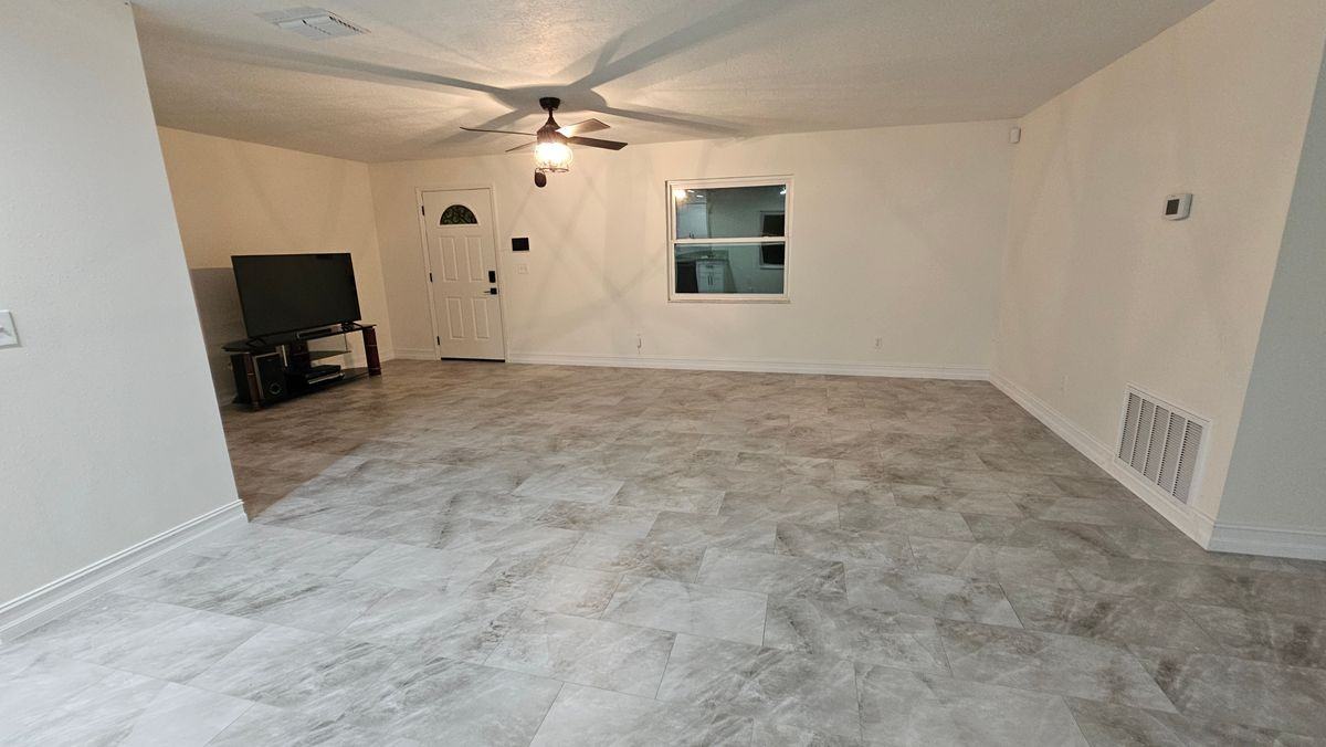 741 Fairhaven St Ne - Photo 5 of 14