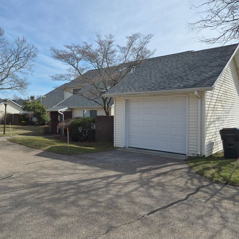 956 Brighton Way - Photo 3 of 9