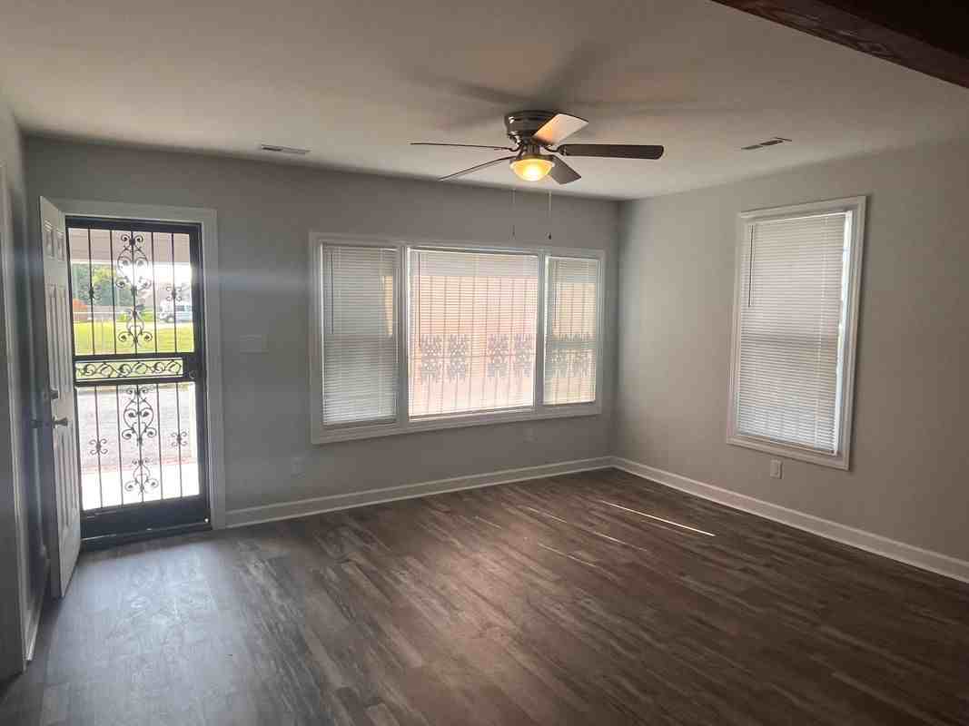 511 Ford St - Photo 3 of 5