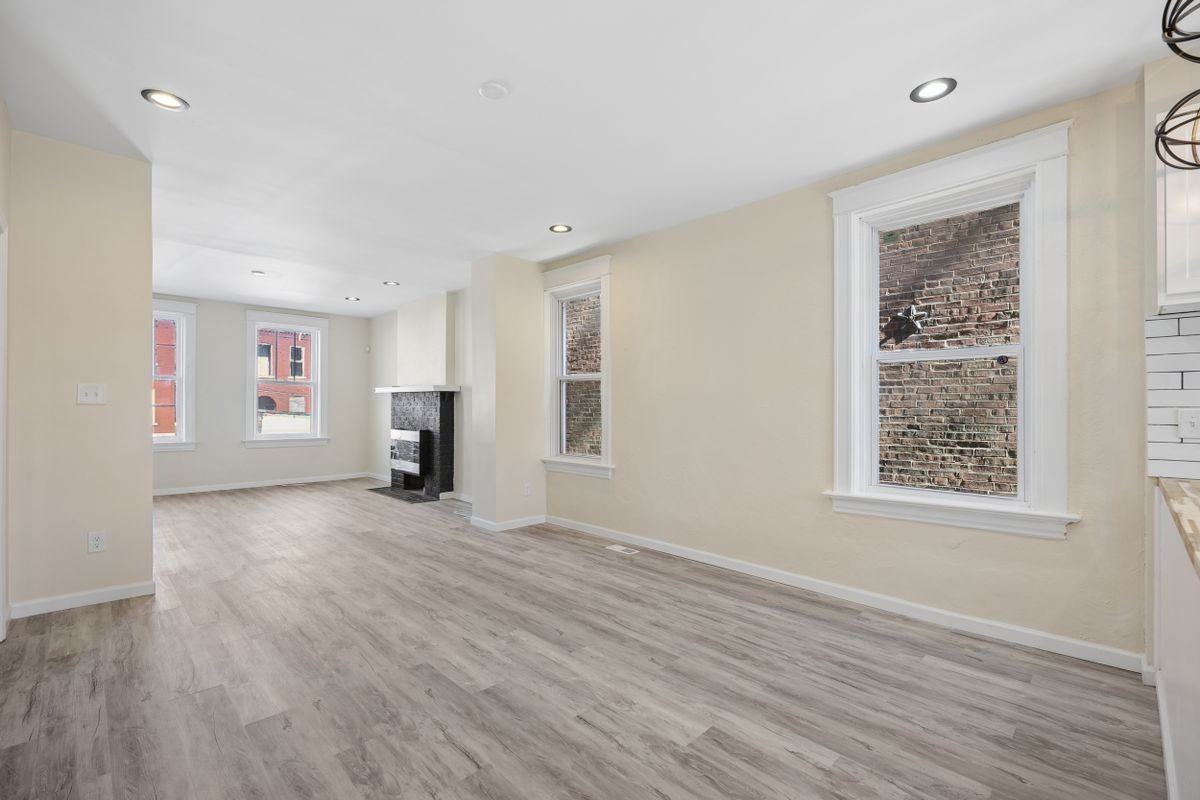 816 Mclaran Ave - Photo 2 of 16