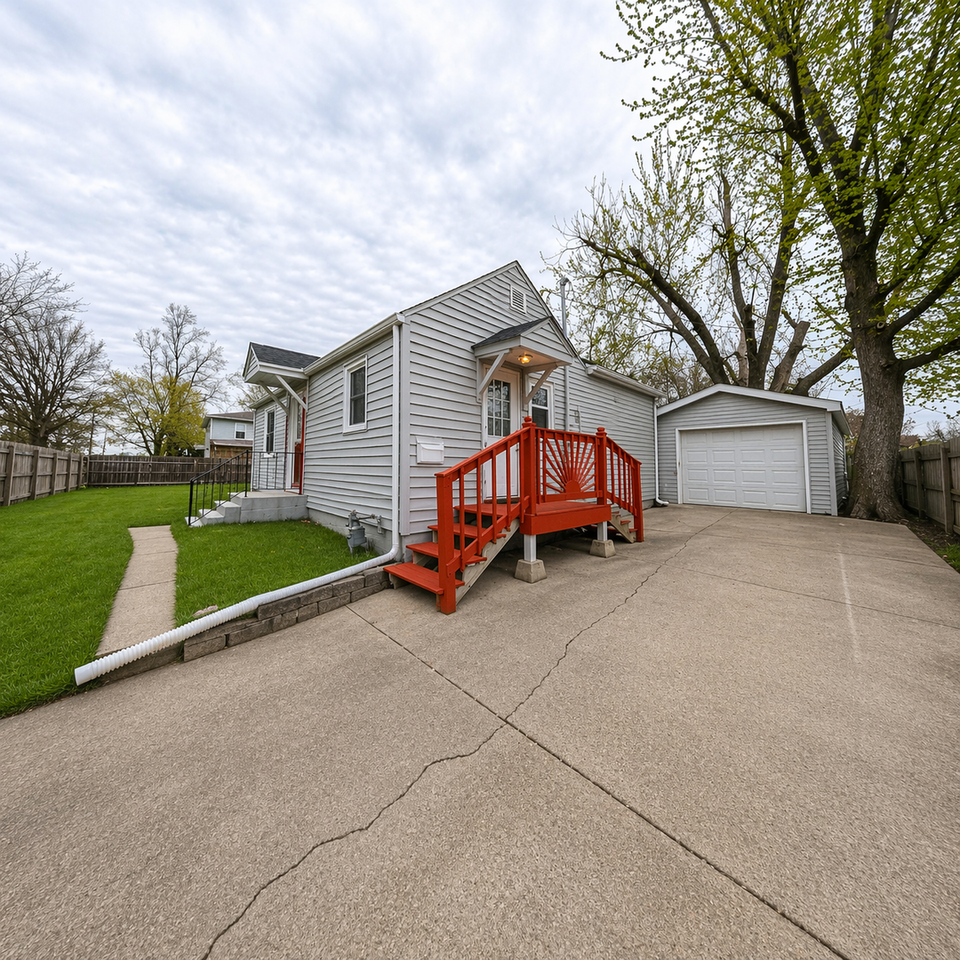 530 W 9th St N - Photo 2 of 17