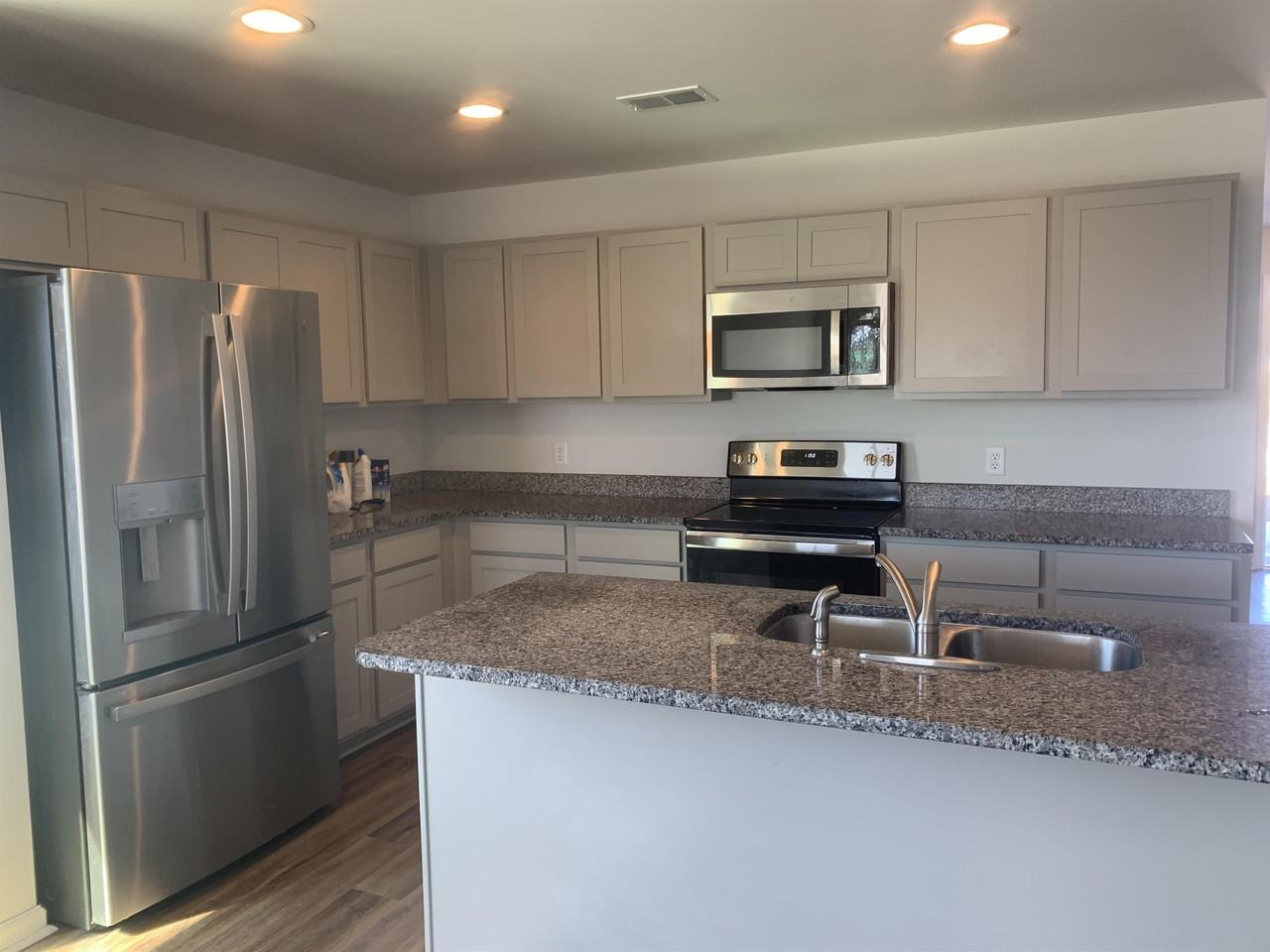 481 P042Tondee Way - Photo 4 of 10