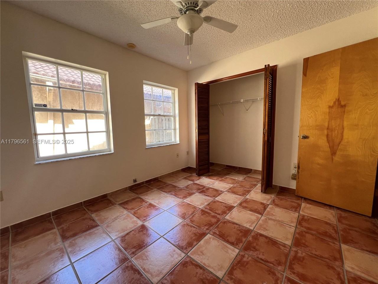 14340 Southwest 102nd Street - Photo 5 of 20