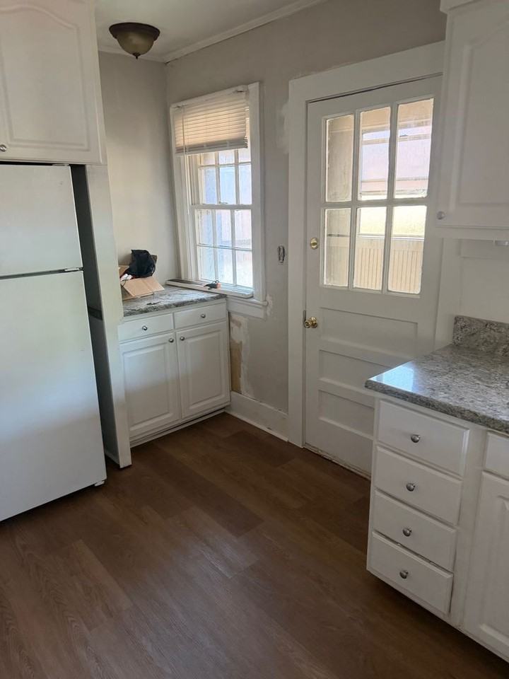 1826 Central Ave - Photo 3 of 13