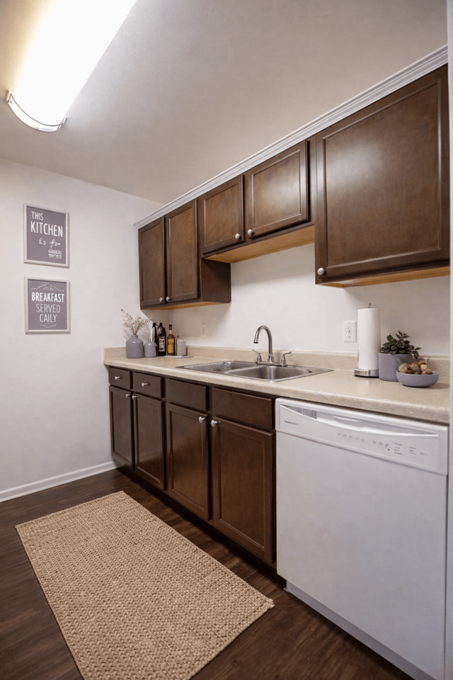 The Lodge Apartments - Photo 4 of 31