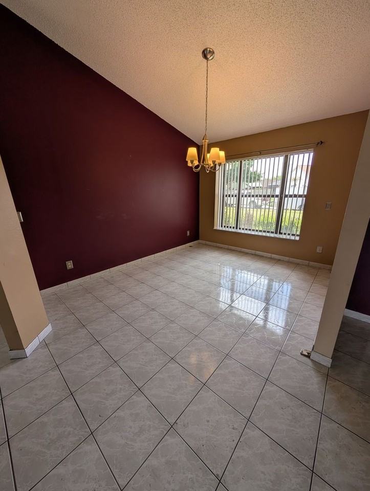 8767 Catbriar Bay Way - Photo 5 of 16