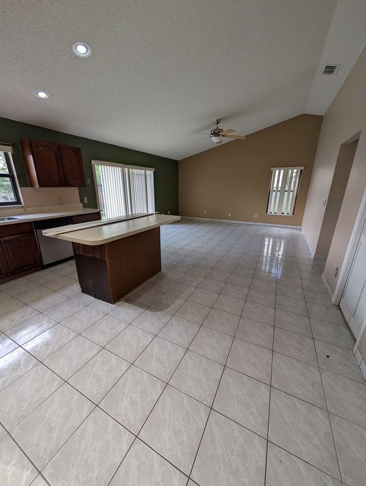 8767 Catbriar Bay Way - Photo 6 of 16