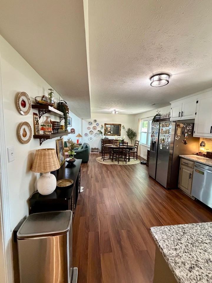 14305 Penrith Ln - Photo 7 of 19