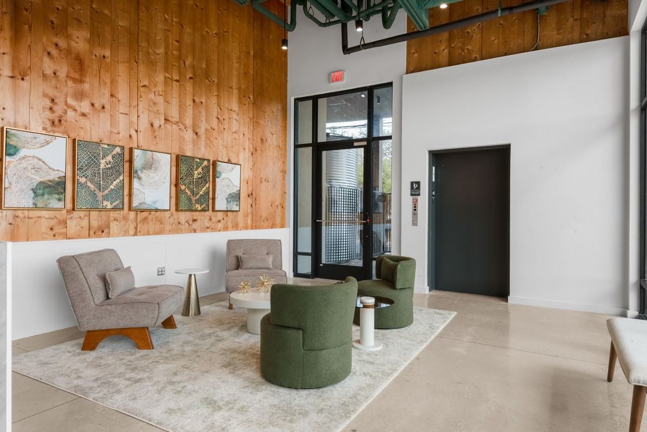 Nova Austin - Photo 2 of 30