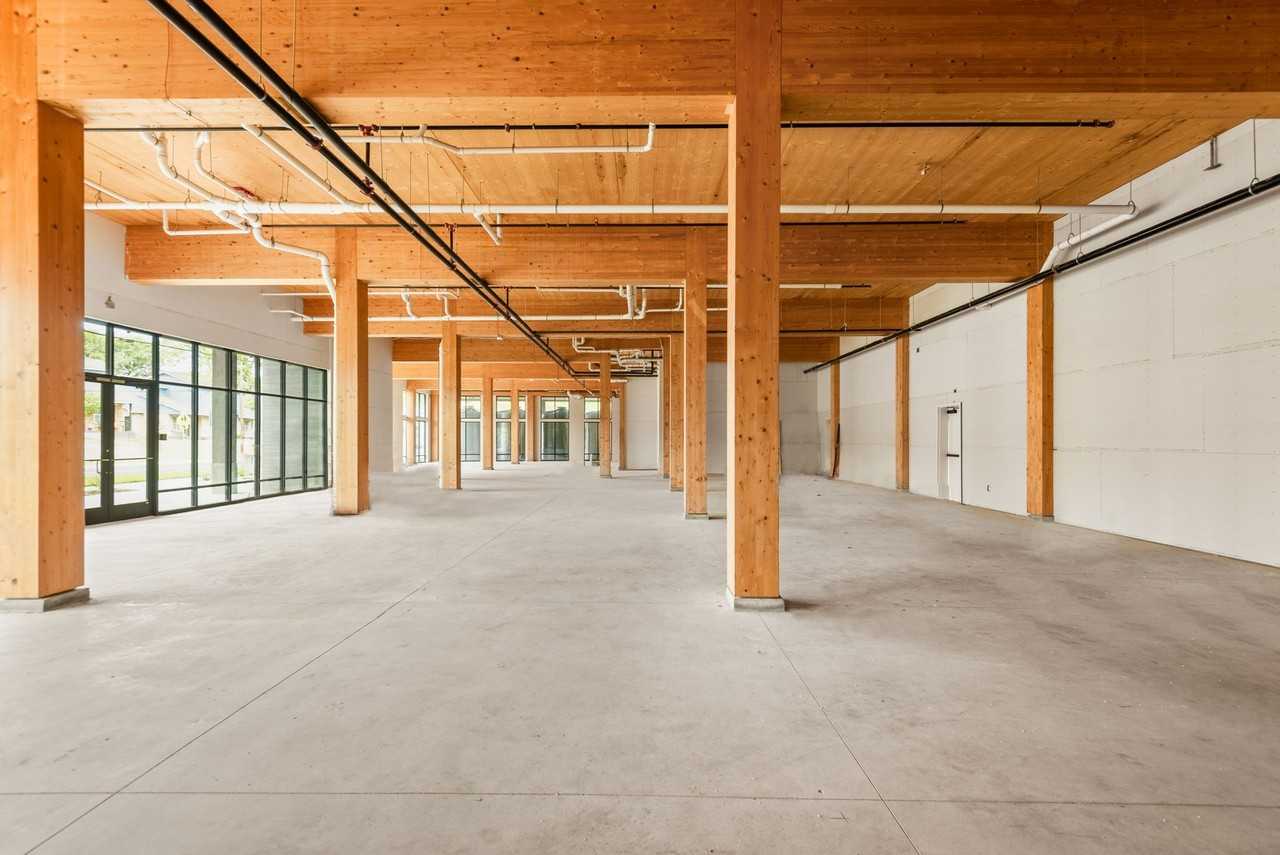 Nova Austin - Photo 5 of 30