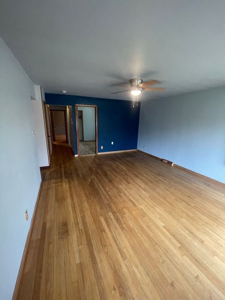 2811 E Bolivar Ave - Photo 2 of 16