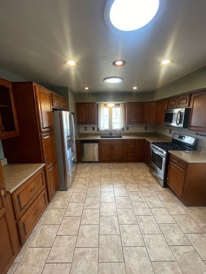 2811 E Bolivar Ave - Photo 4 of 16