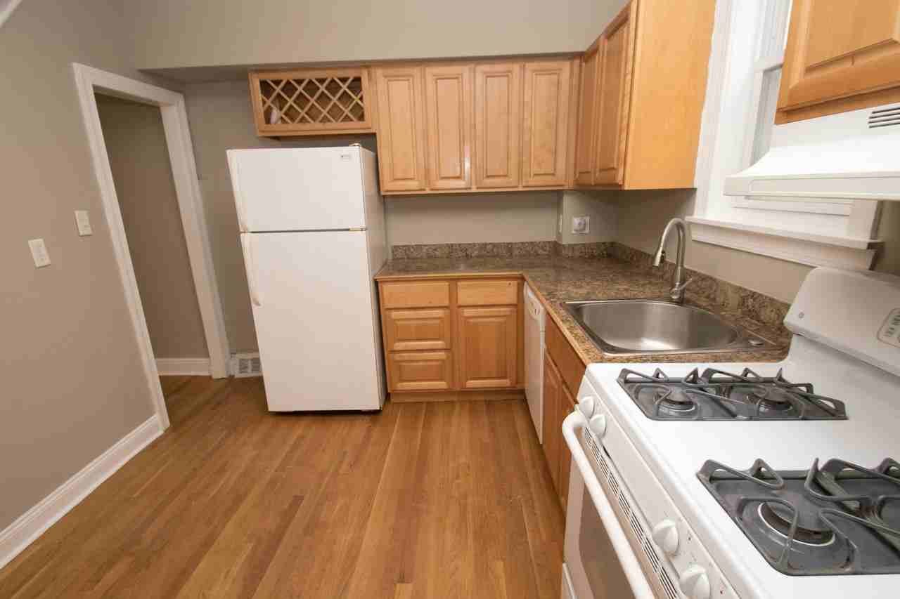 1606 Rodman St - Photo 6 of 25