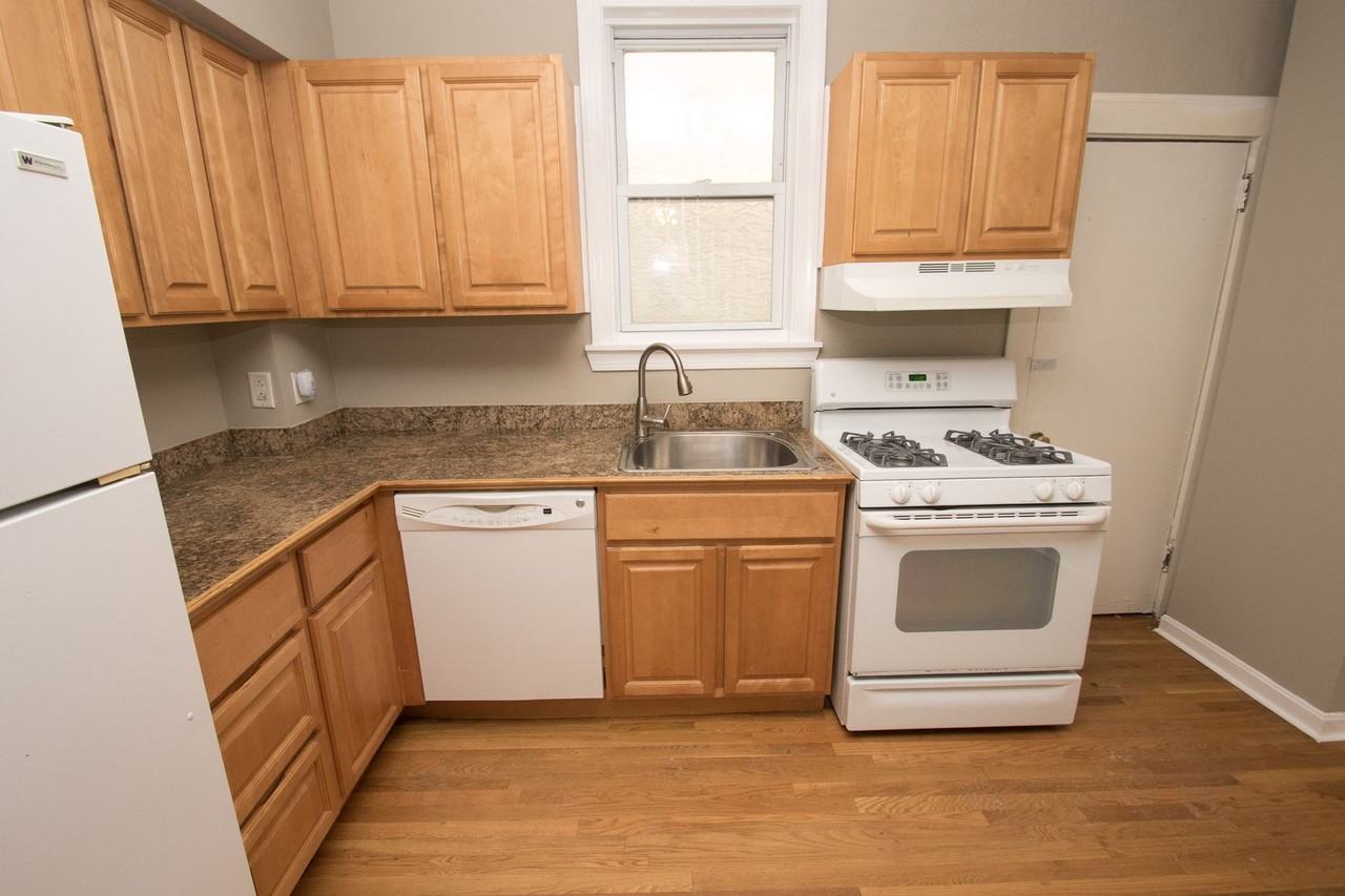 1606 Rodman St - Photo 7 of 25